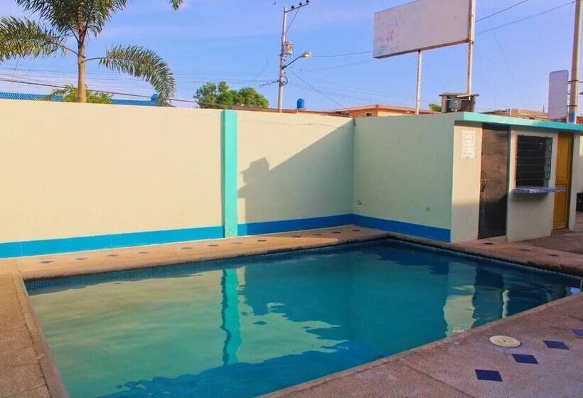 Otel Manhattan Salinas Ecuador