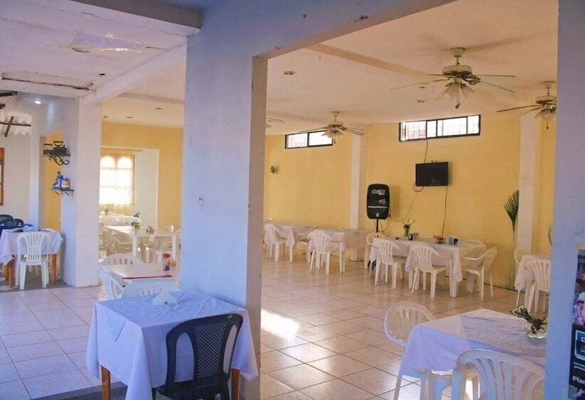 Otel Manhattan Salinas Ecuador