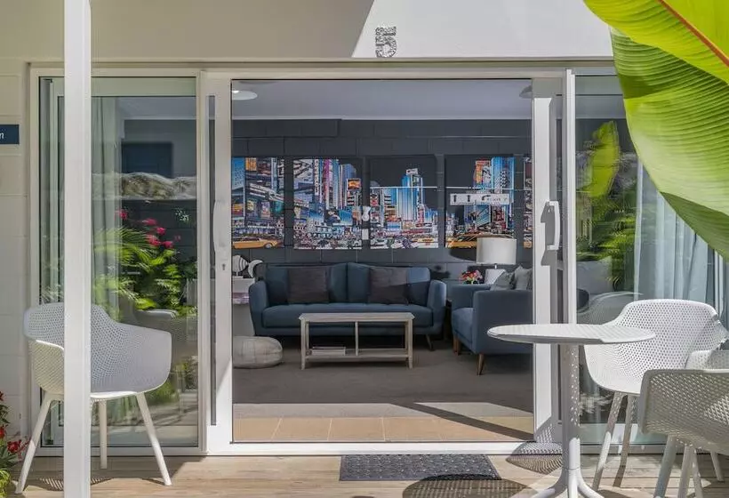 Hotelli Oceans 88 Whitianga Coastal Accommodation Suites