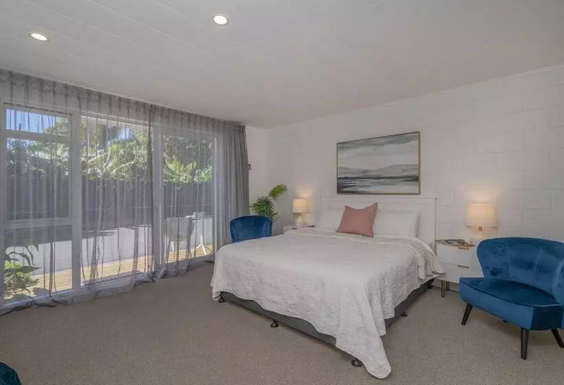 Hotelli Oceans 88 Whitianga Coastal Accommodation Suites