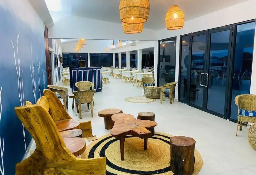 Hotelli Ponta Mar Resort