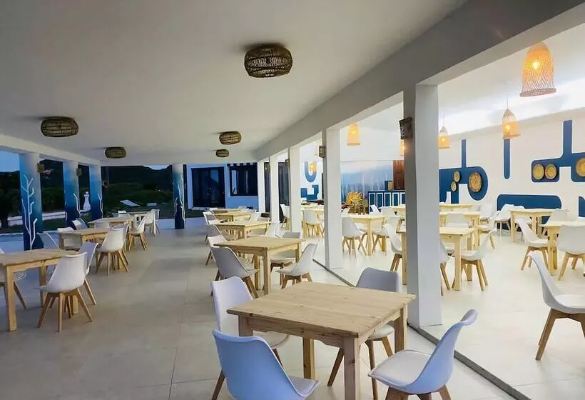 Hotelli Ponta Mar Resort
