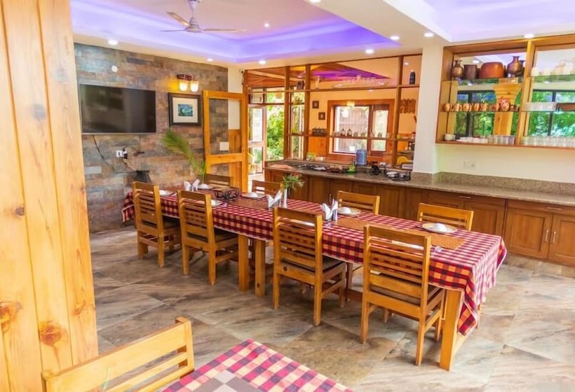 בית מלון כפרי Pool Retreat