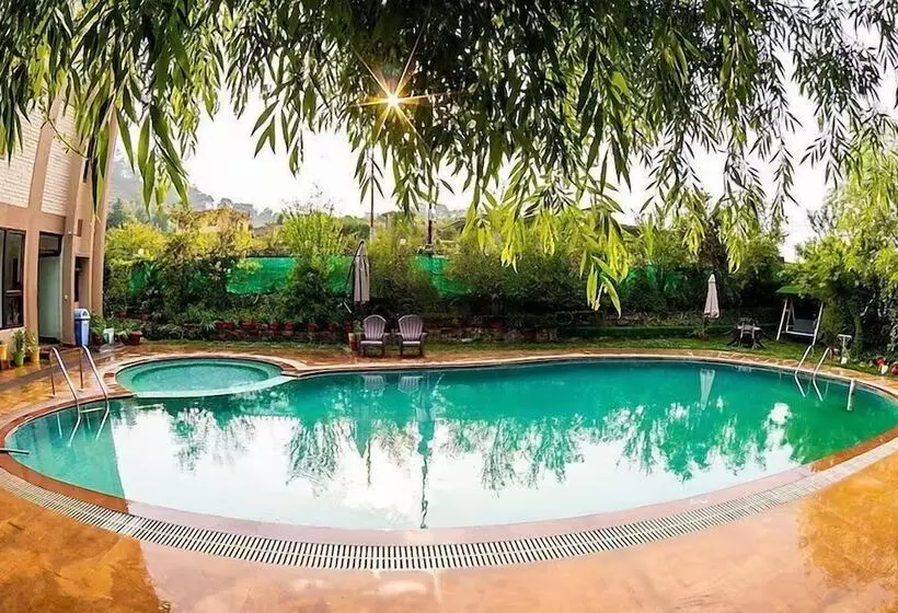 ホテル Pool Retreat