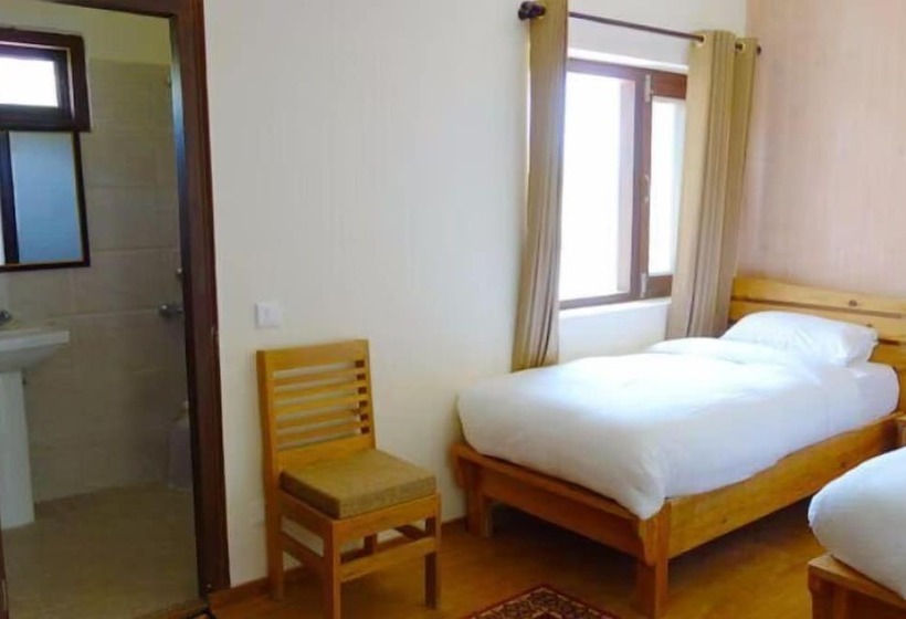 בית מלון כפרי Pool Retreat