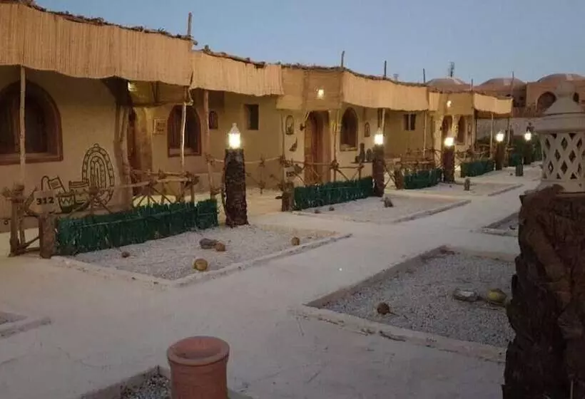 هتل Qasr El Bagawat Eco Lodge