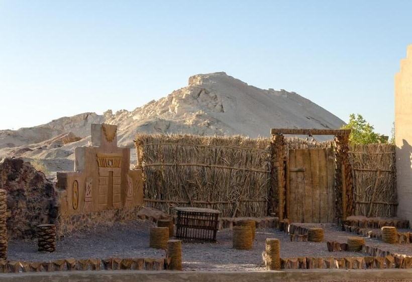 هتل Qasr El Bagawat Eco Lodge