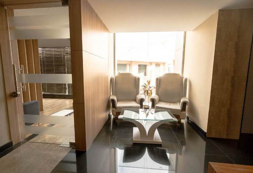 هتل Samasth Rooms And Suites By Ygh