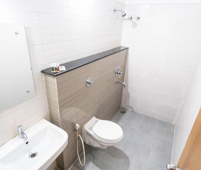 هتل Samasth Rooms And Suites By Ygh