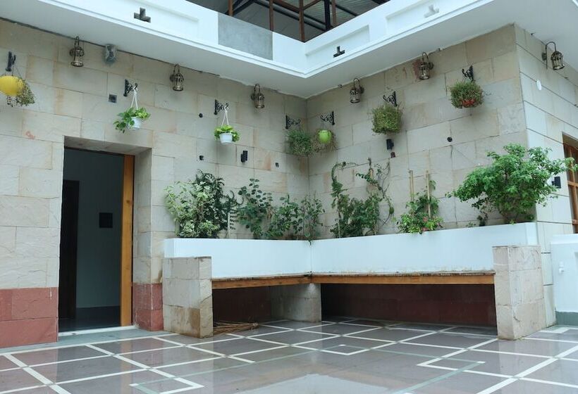 هتل Stoneberry By Wedlock Greens