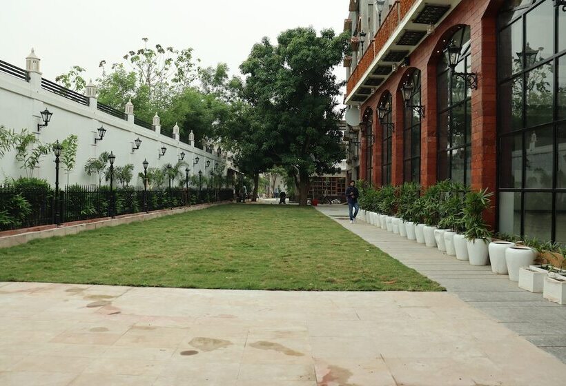 هتل Stoneberry By Wedlock Greens