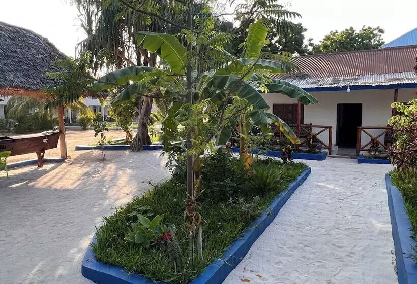 Hotelli Nungwi Beach Front