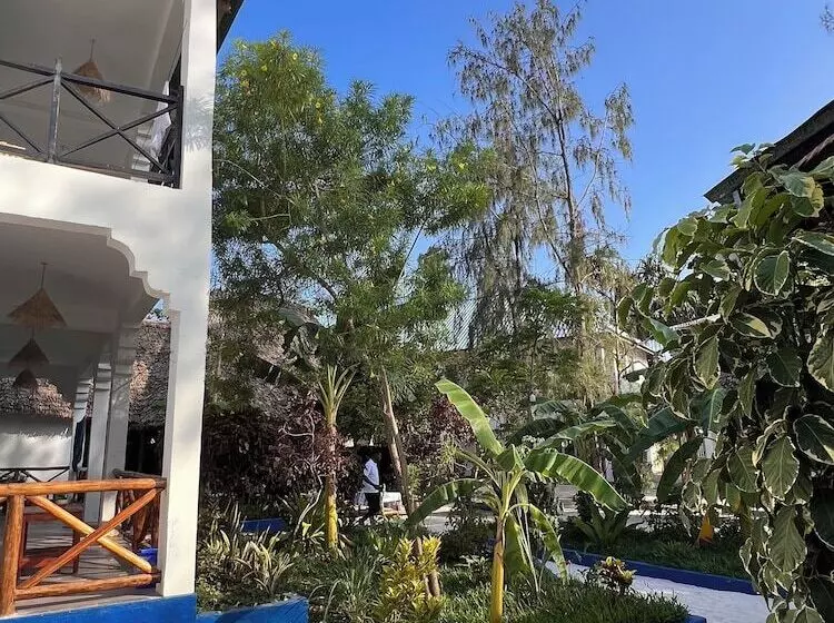 Hotelli Nungwi Beach Front