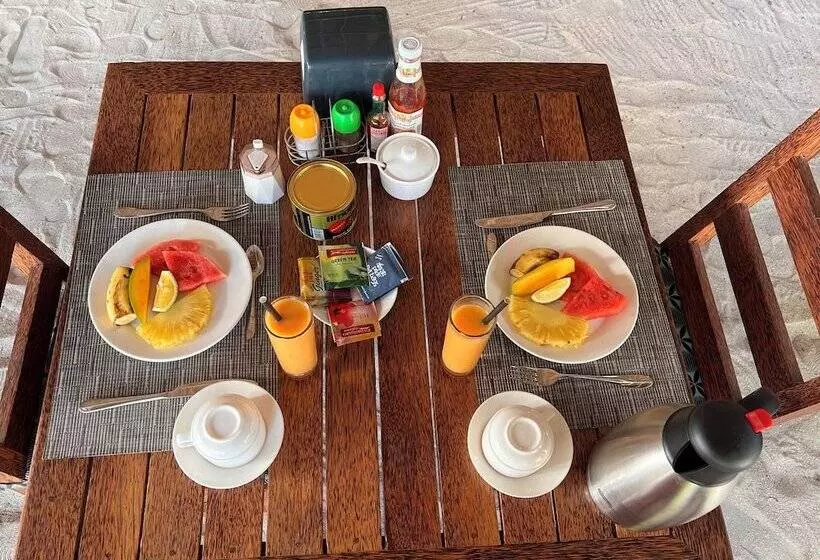 Hotelli Nungwi Beach Front