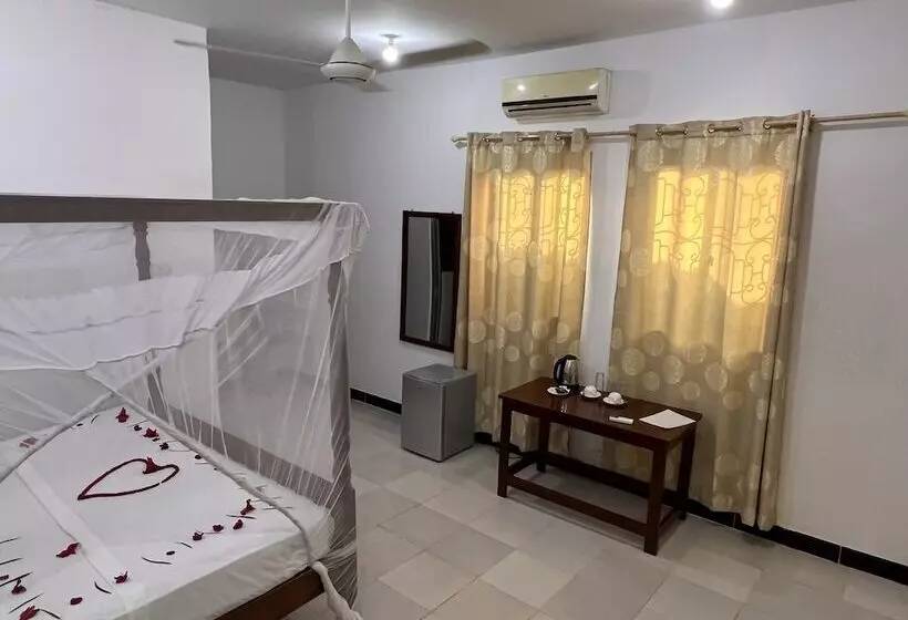 Hotelli Nungwi Beach Front