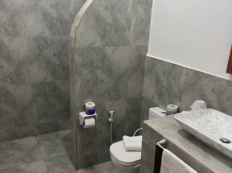 Hotel Nungwi Beach Front