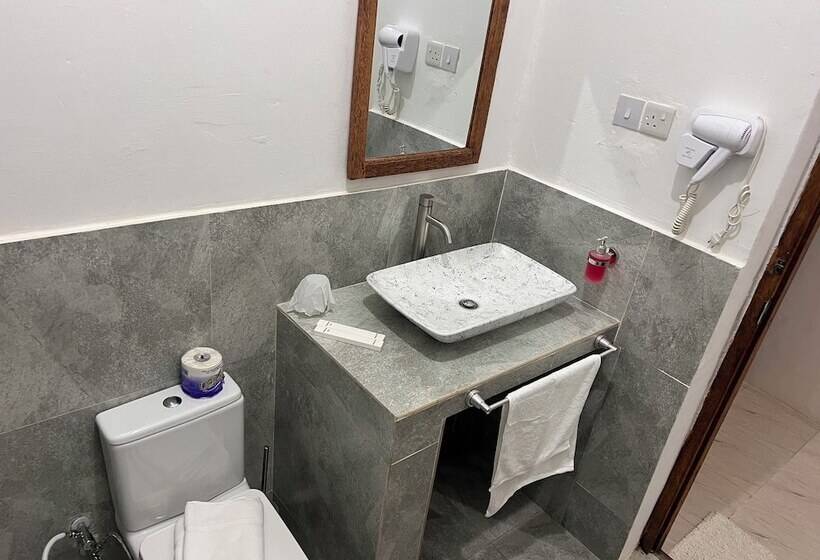 Hotel Nungwi Beach Front