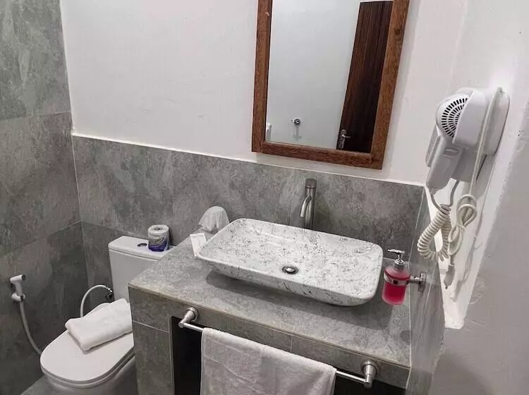 Hotelli Nungwi Beach Front