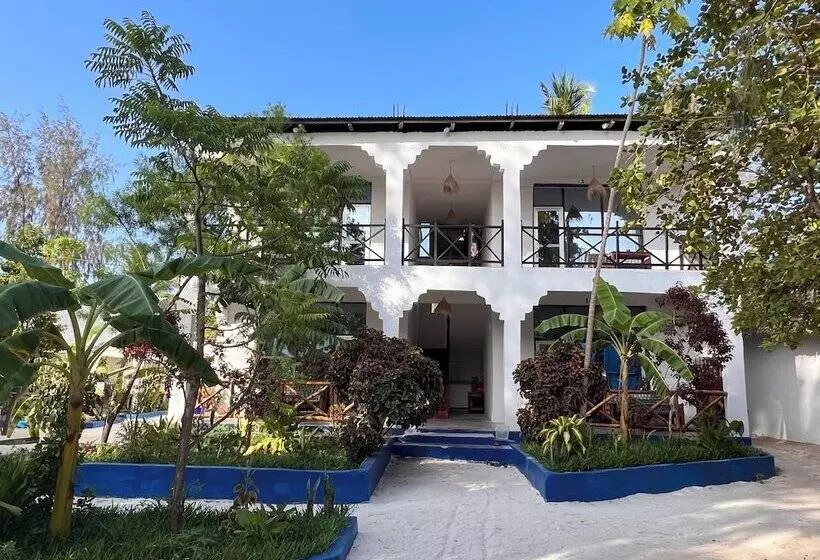 Hotelli Nungwi Beach Front