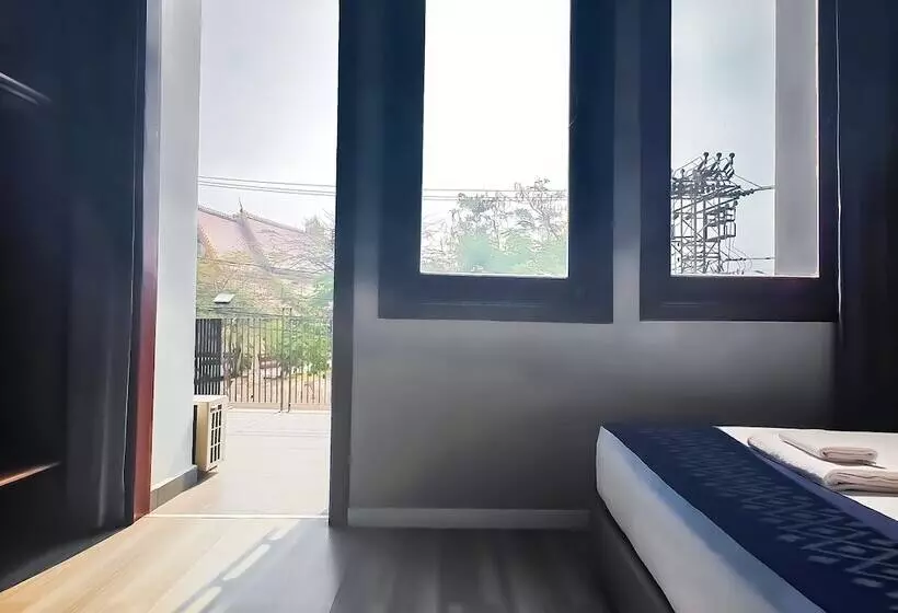هتل The Riva Vientiane