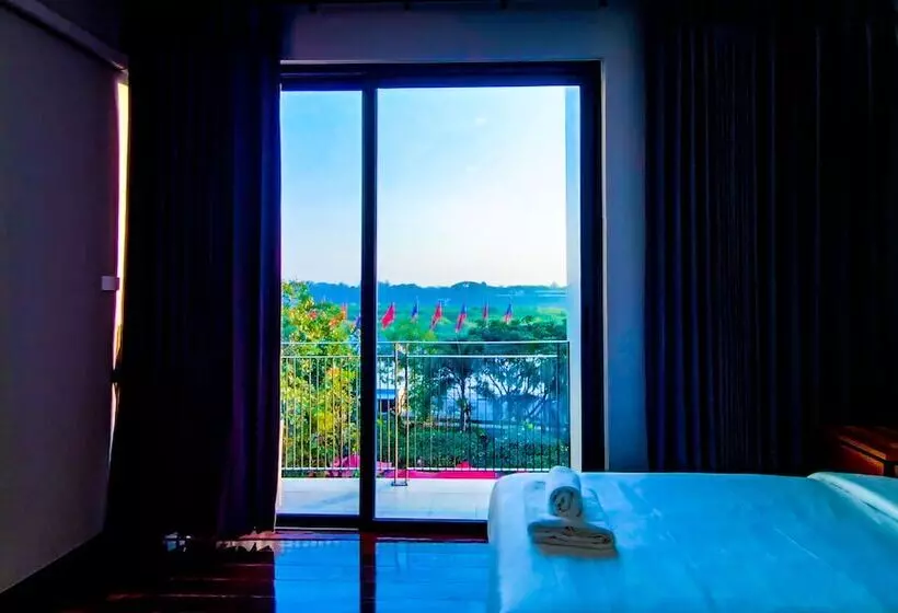 هتل The Riva Vientiane