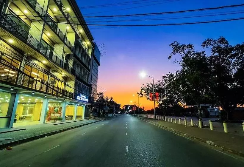 هتل The Riva Vientiane