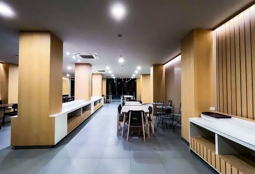 هتل The Riva Vientiane