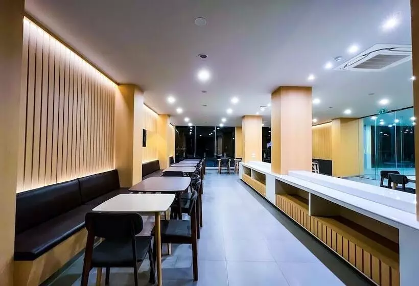 هتل The Riva Vientiane