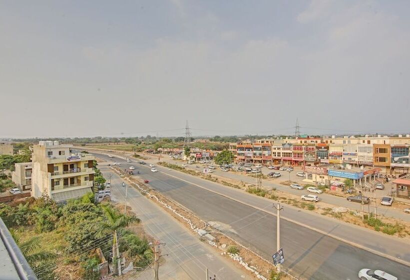 Hotel Treebo Premium Arista