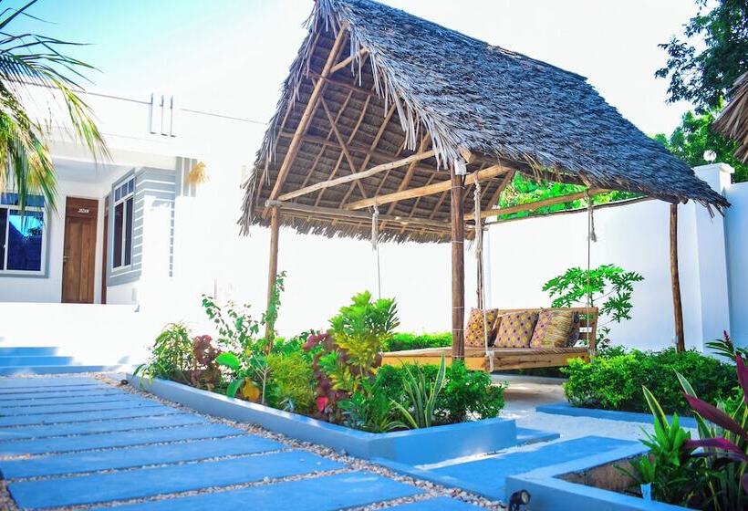 Отель Uhuru House And Restaurant