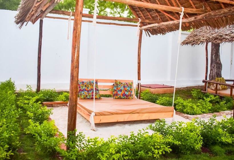 Отель Uhuru House And Restaurant