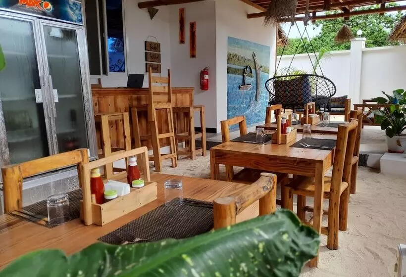 ホテル Uhuru House And Restaurant