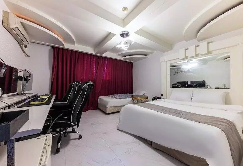 Motelli Gongju Hotel Del Luna