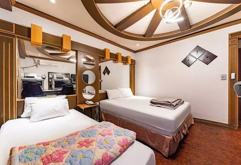 Motelli Gongju Hotel Del Luna