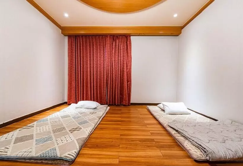 Motelli Gongju Hotel Del Luna