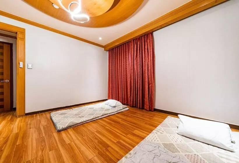 Motelli Gongju Hotel Del Luna