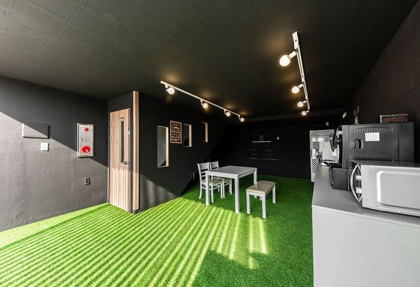 Motel Voice The Zara Drive In