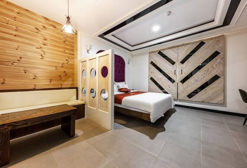 Motel Voice The Zara Drive In