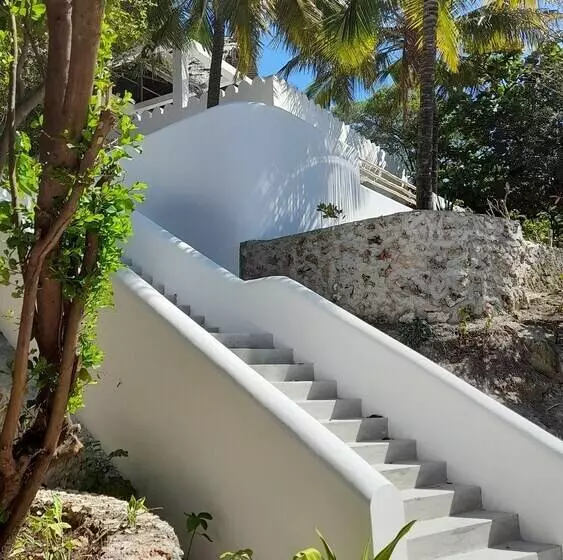 Lomakeskus Kijani Beach Villas