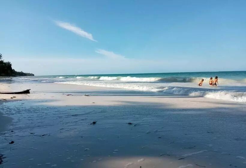 Lomakeskus Kijani Beach Villas