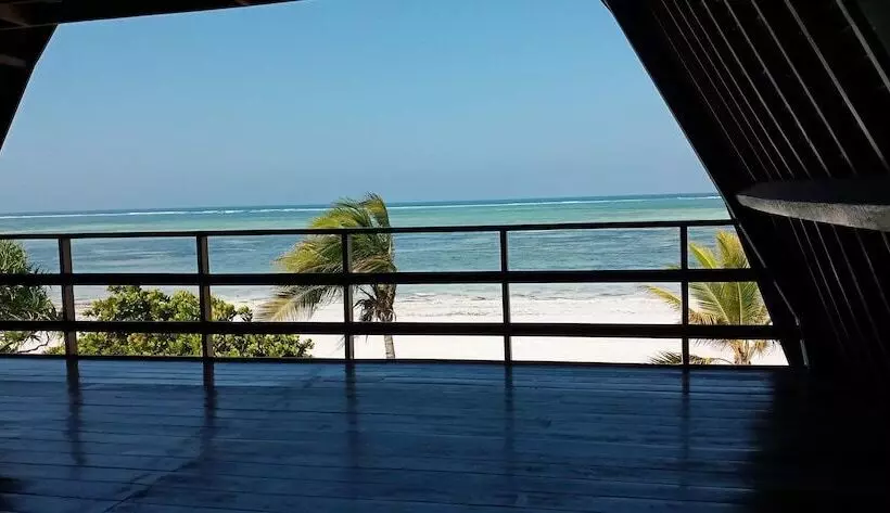 Lomakeskus Kijani Beach Villas