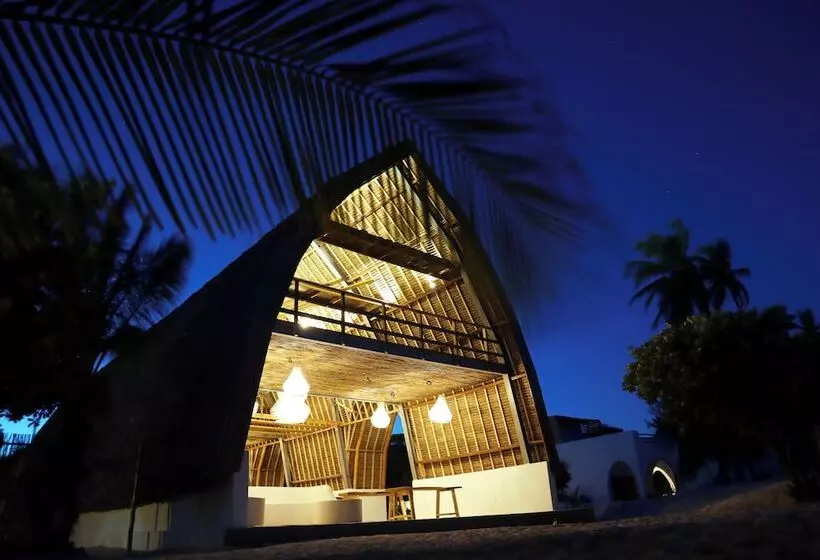 Lomakeskus Kijani Beach Villas