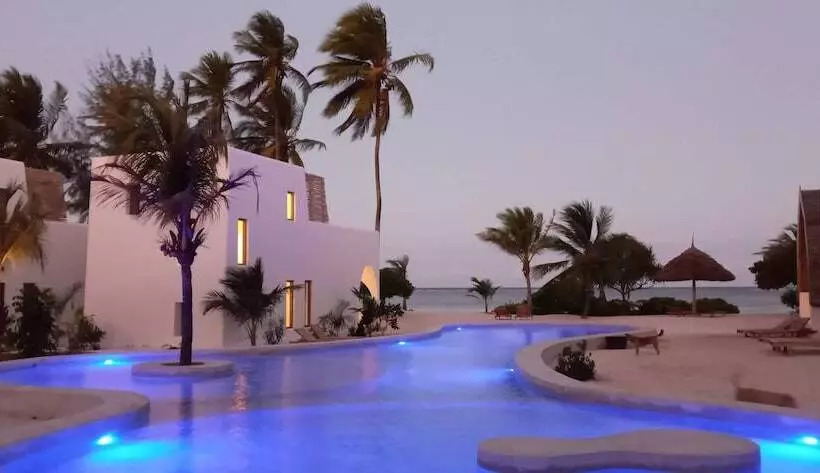 Lomakeskus Kijani Beach Villas