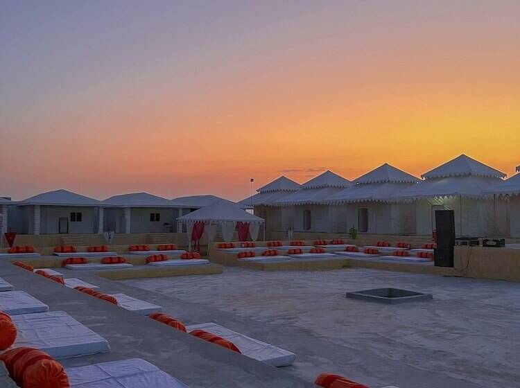 リゾートホテル Shrinath Desert Camp