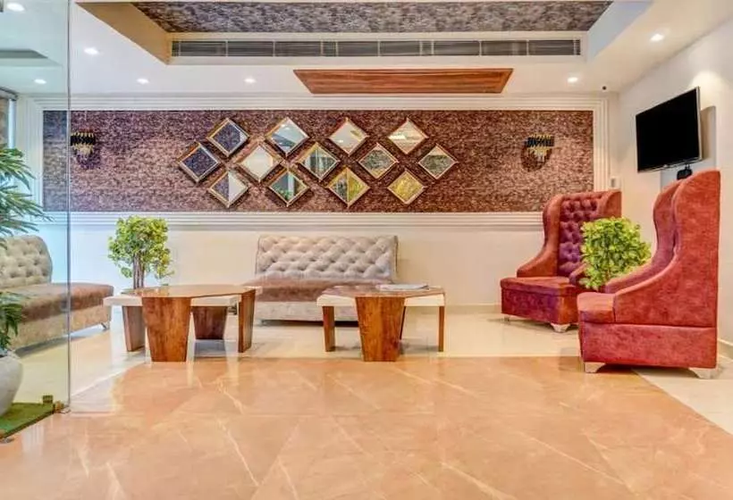 The Golden Crown Hotel Banquet & Cafe