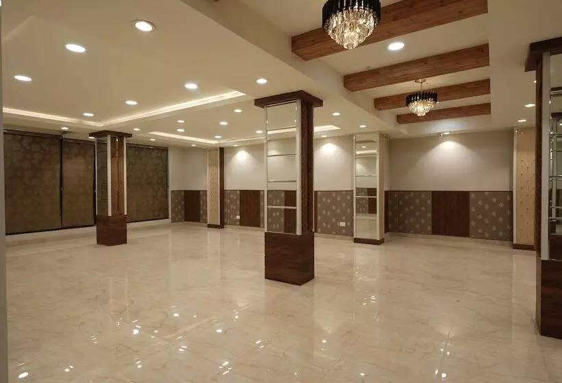 The Golden Crown Hotel Banquet & Cafe