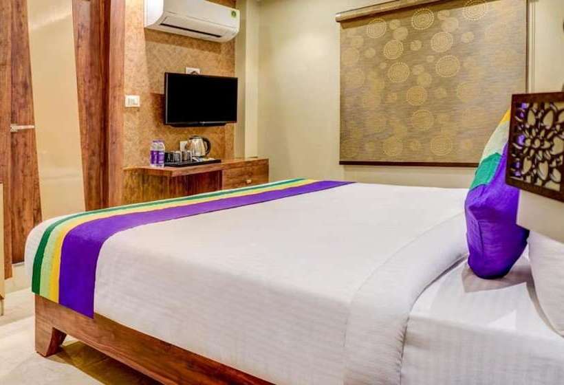 The Golden Crown Hotel Banquet & Cafe