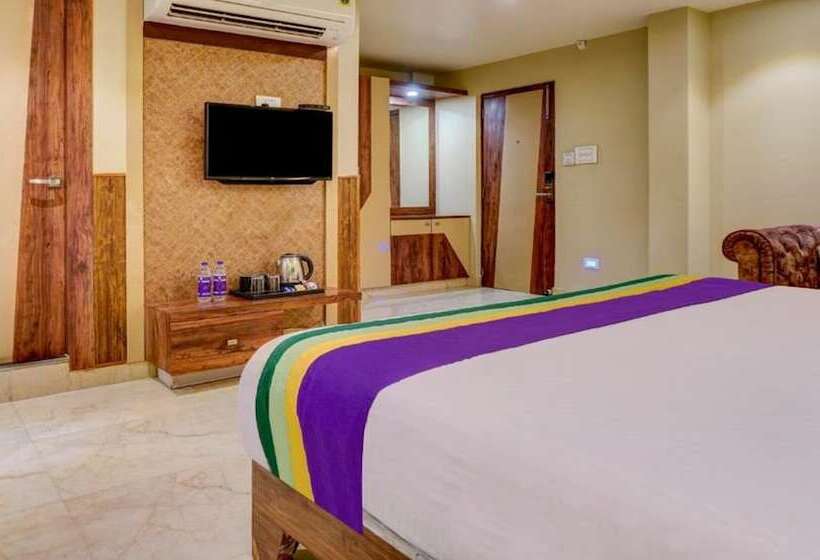 The Golden Crown Hotel Banquet & Cafe