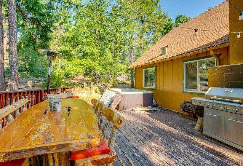 Hot Tub, Deck & View: Peaceful Arnold Cabin!