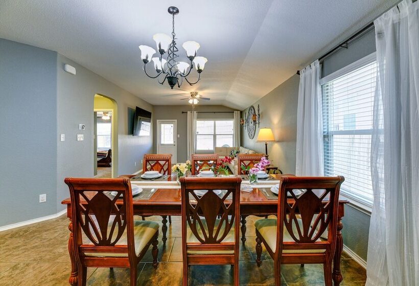 Beautiful San Antonio Home W/ 75 Tv & King Bed